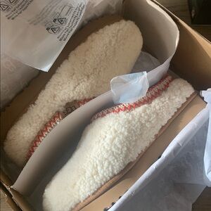 UGG Tasman Maxi Curly Slippers New Size 7